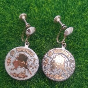 Screwback Earrings Alaska Collectible Jewelry E1021